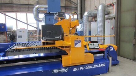 Eine der vielseitigsten CNC-Plasmaschneider von MicroStep ist bei der Kasag Langnau AG im Einsatz